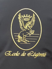 Damen Bluse Kurzarm Logo Ecole de Légèreté*/ Ladies Blouses short sleeve logo Ecole de Légèreté